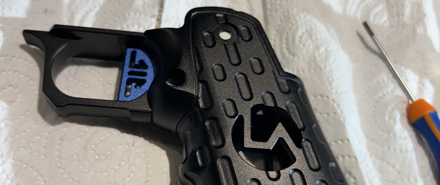 Montage de répliques sur mesure par un expert de la DTG